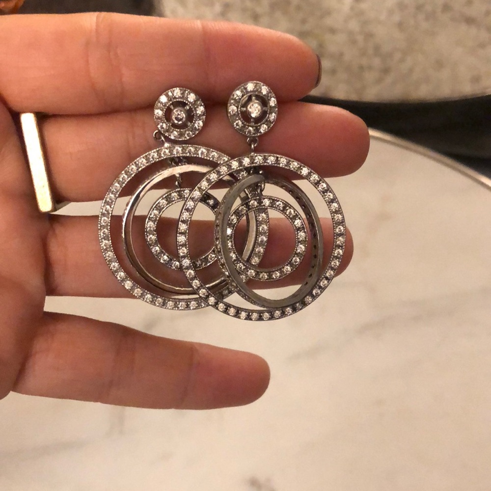 Silver diamond hanging chandelier circle stud earning - never worn new